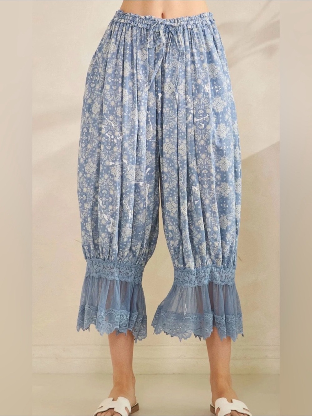 Oli & Hali Blue Floral Wide Leg Lace-Trim Crop Pants